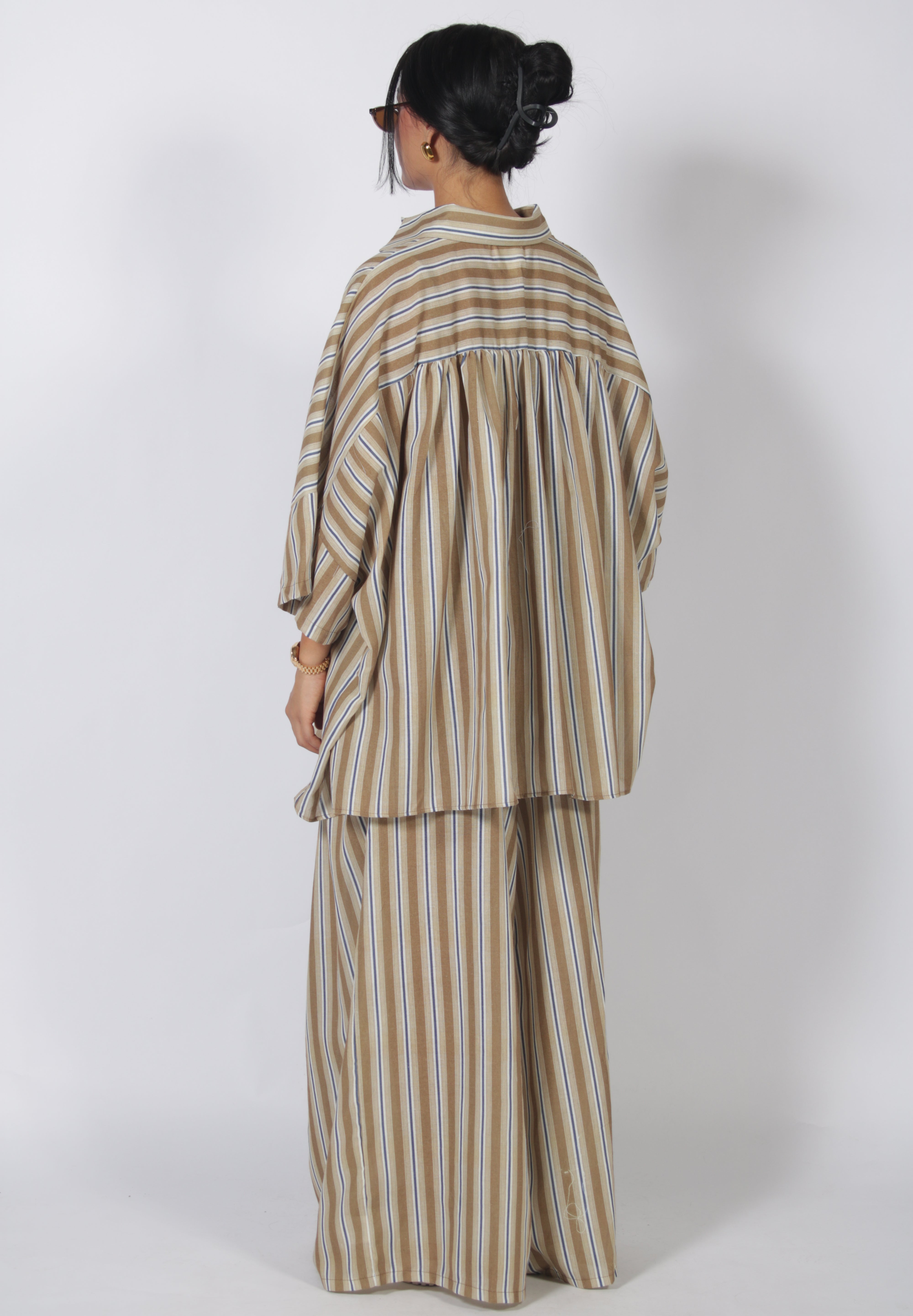 Noa set Brown